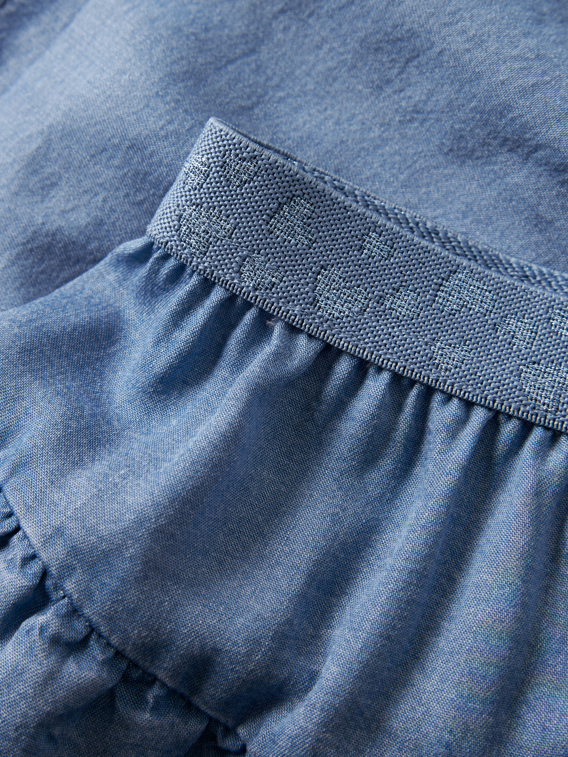 model_shot-front_full